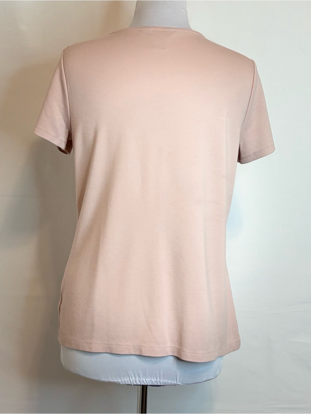 Liz Claiborne Blush Short Sleeve Knot-Front Tee - Picture 3 of 4